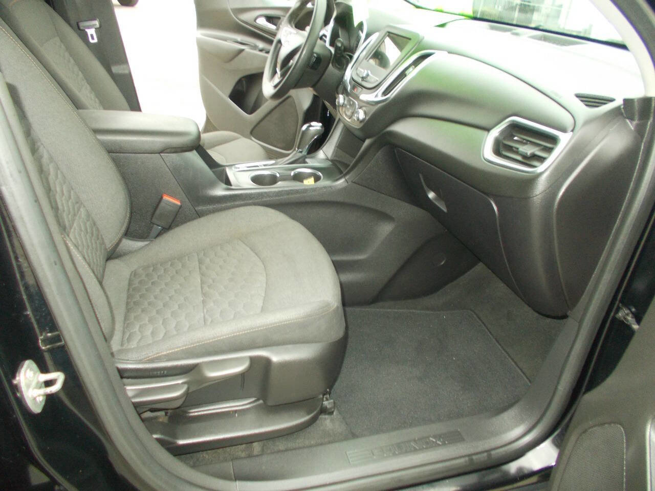 Used 2019 Chevrolet Equinox LT image 8