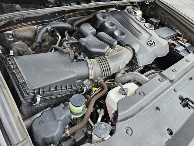 Used 2020 Toyota 4Runner Venture w/ Moonroof Package image 18