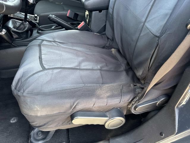 Used 2017 Jeep Wrangler Unlimited Sahara w/ Connectivity Group image 15
