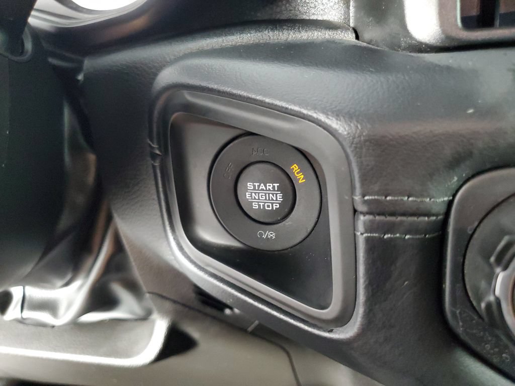 Used 2025 Jeep Wrangler Unlimited Rubicon w/ Convenience Group AWD/4WD image 23