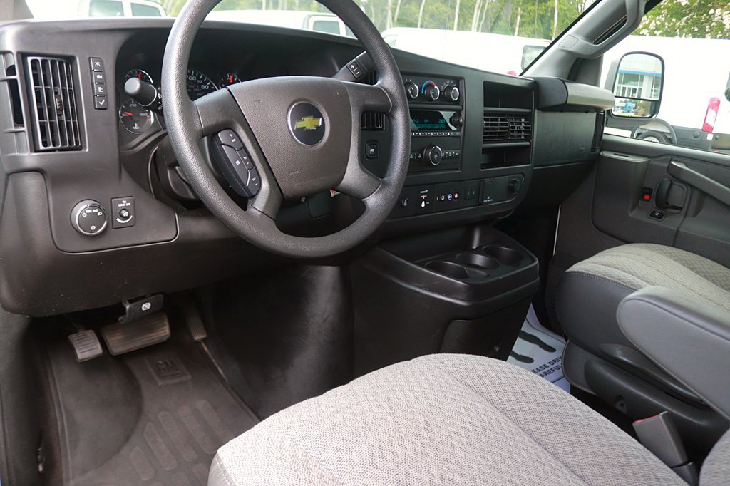 Used 2025 Chevrolet Express 3500 LT w/ LT Preferred Equipment Group RWD image 14