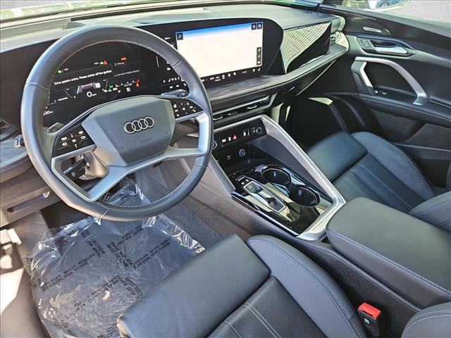 Used 2025 Audi Q5 Premium Plus w/ Premium Plus AWD/4WD image 12