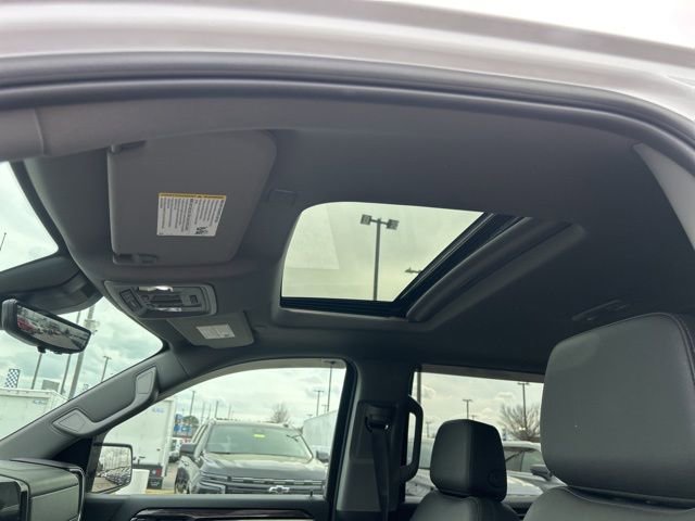 Used 2025 Chevrolet Silverado 1500 LTZ w/ LTZ Premium Package image 17