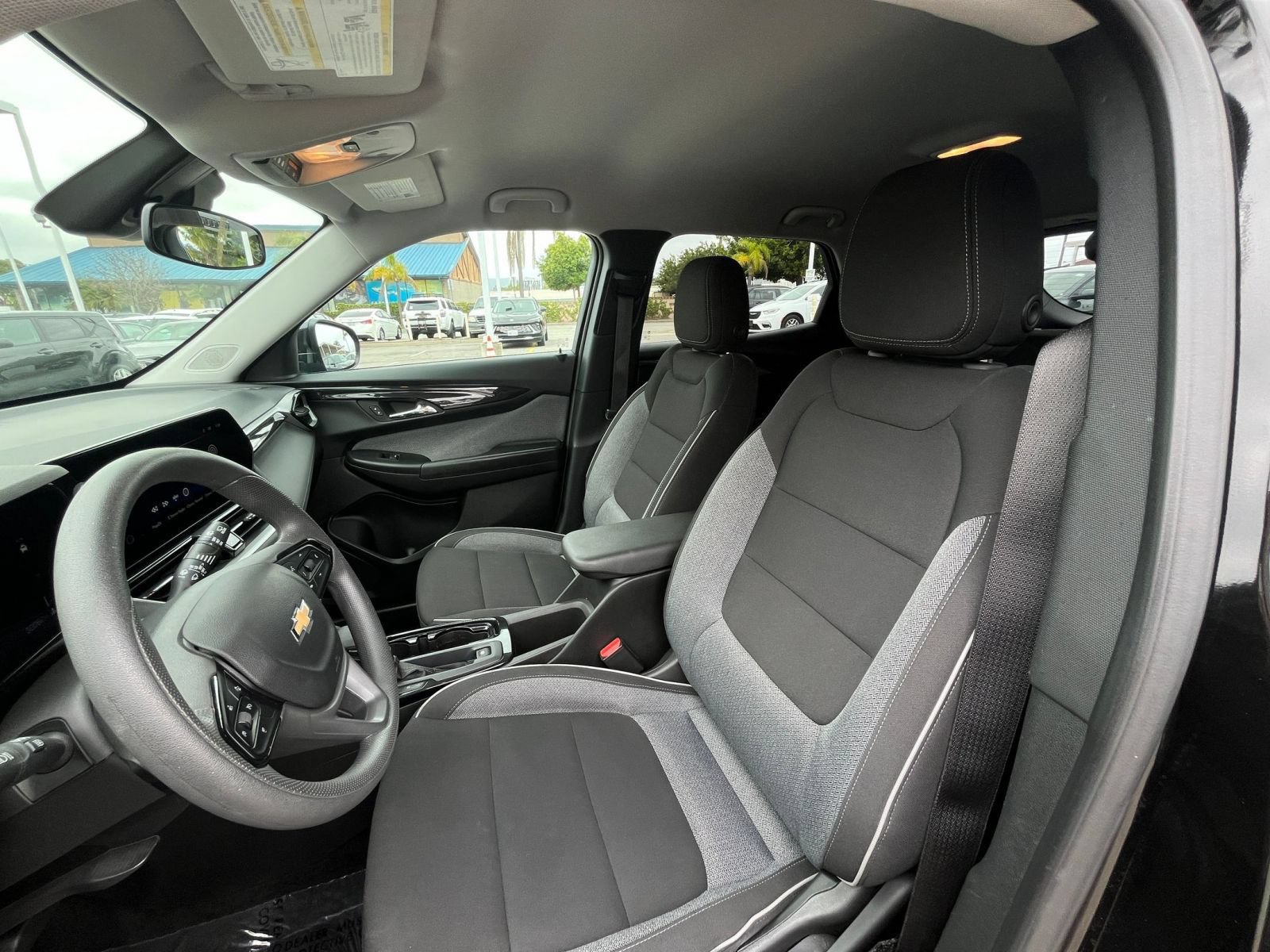 Used 2025 Chevrolet TrailBlazer LT FWD image 28