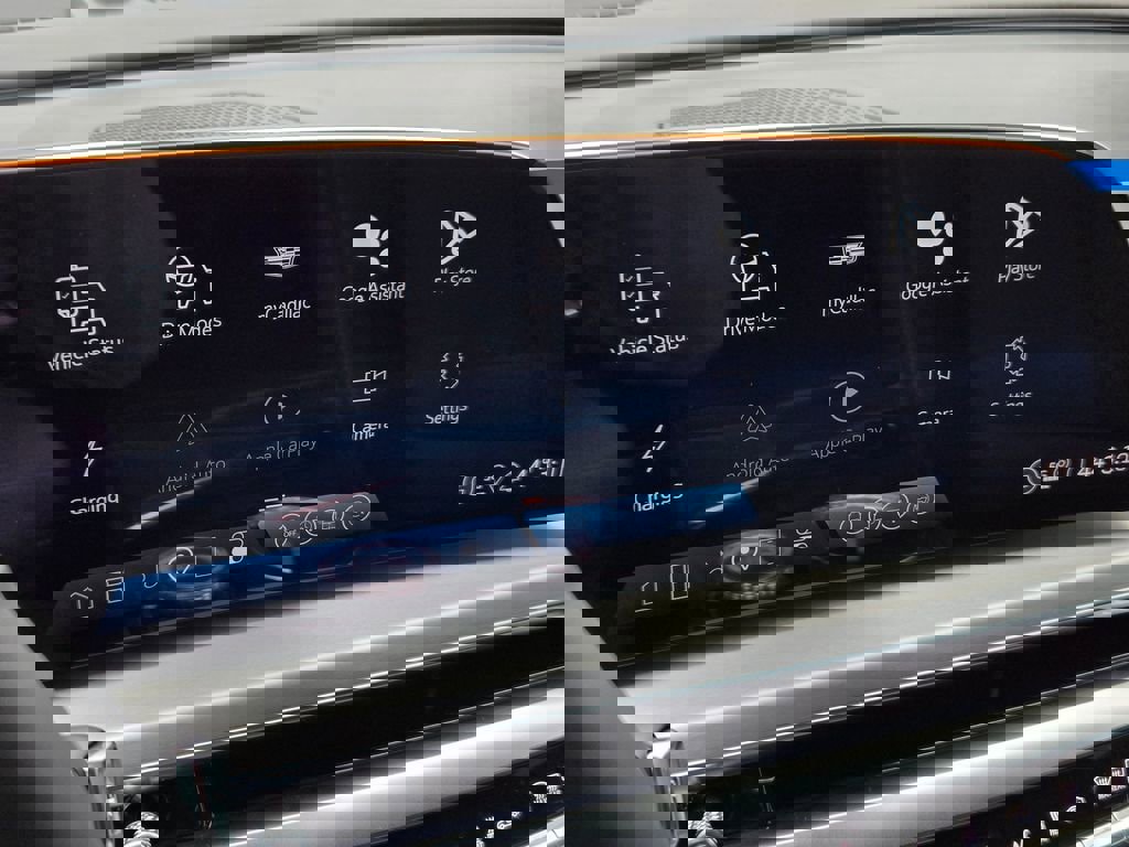 New 2026 Cadillac Lyriq Premium Luxury w/ LPO, Floor Liner Package image 18