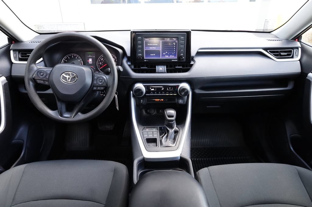 Certified 2021 Toyota RAV4 LE AWD/4WD image 29