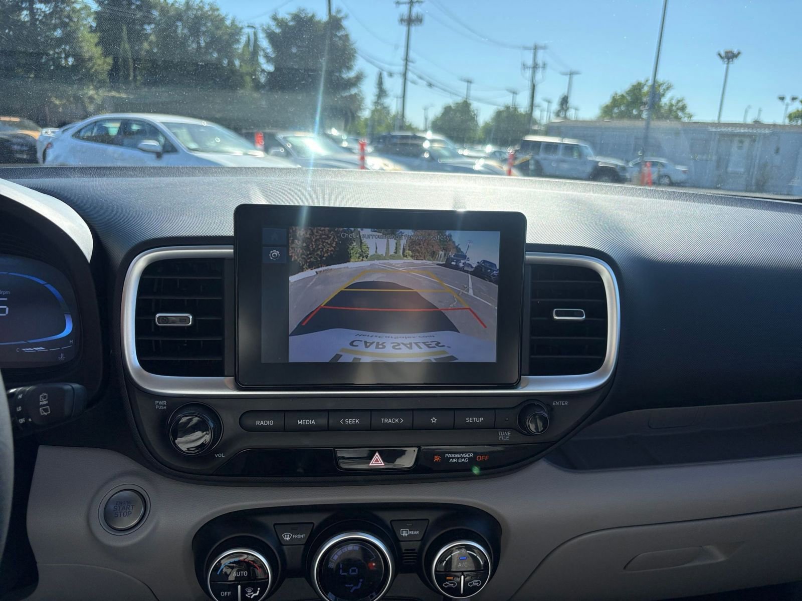 Used 2025 Hyundai Venue SEL image 22