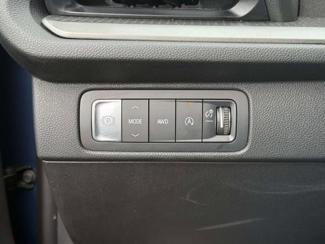 Used 2025 Chevrolet Traverse LT AWD/4WD image 20