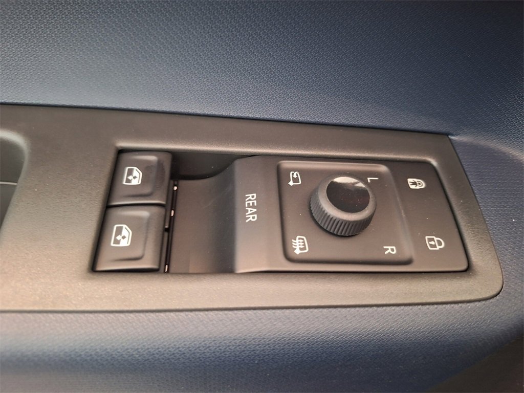 New 2025 Volkswagen ID. Buzz Pro S Plus image 18