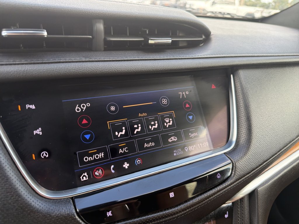 Used 2020 Cadillac XT5 Premium Luxury FWD image 24