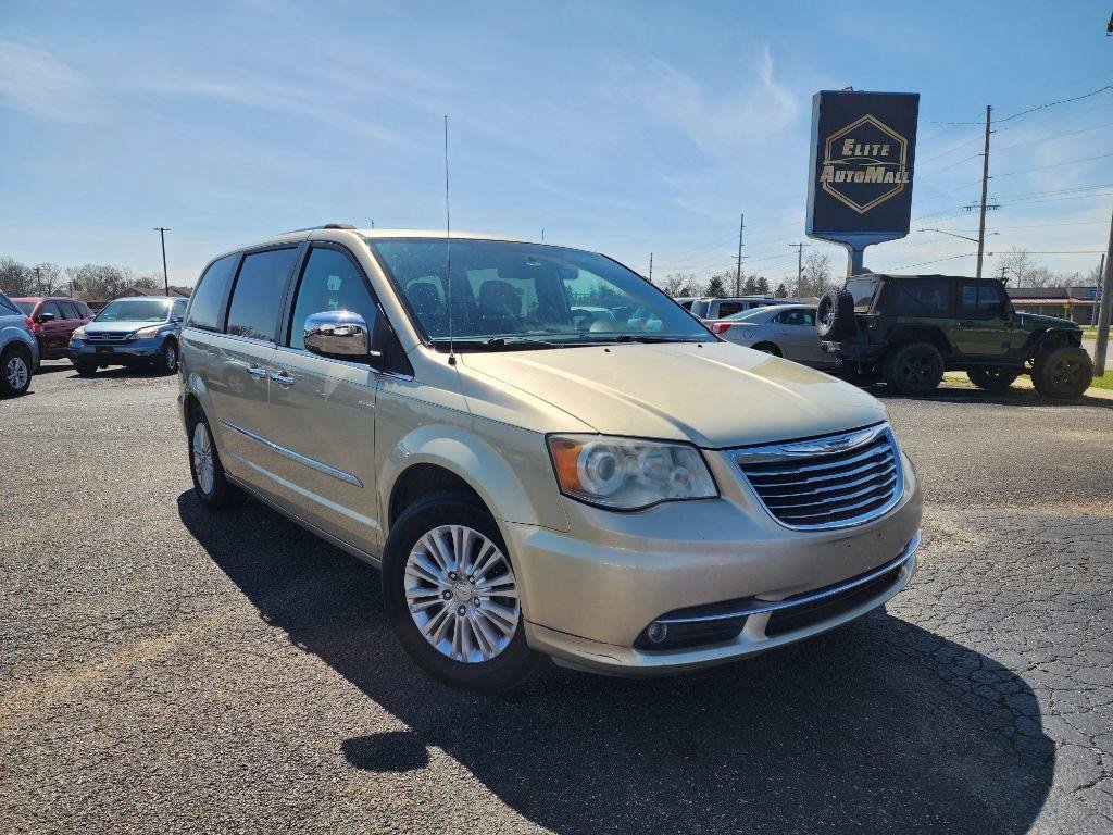 Used 2012 Chrysler Town & Country Limited w/ Luxury Group
