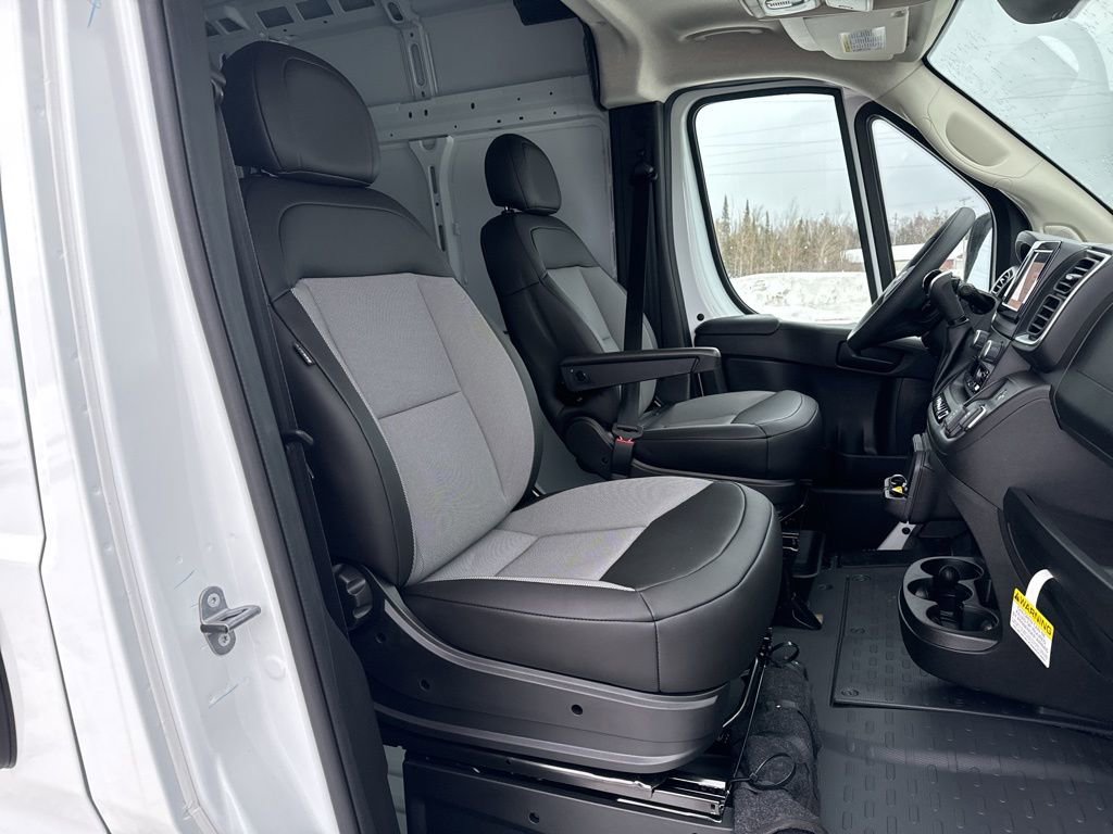 New 2026 RAM ProMaster 2500 w/ Quick Order Package 22G SLT image 32