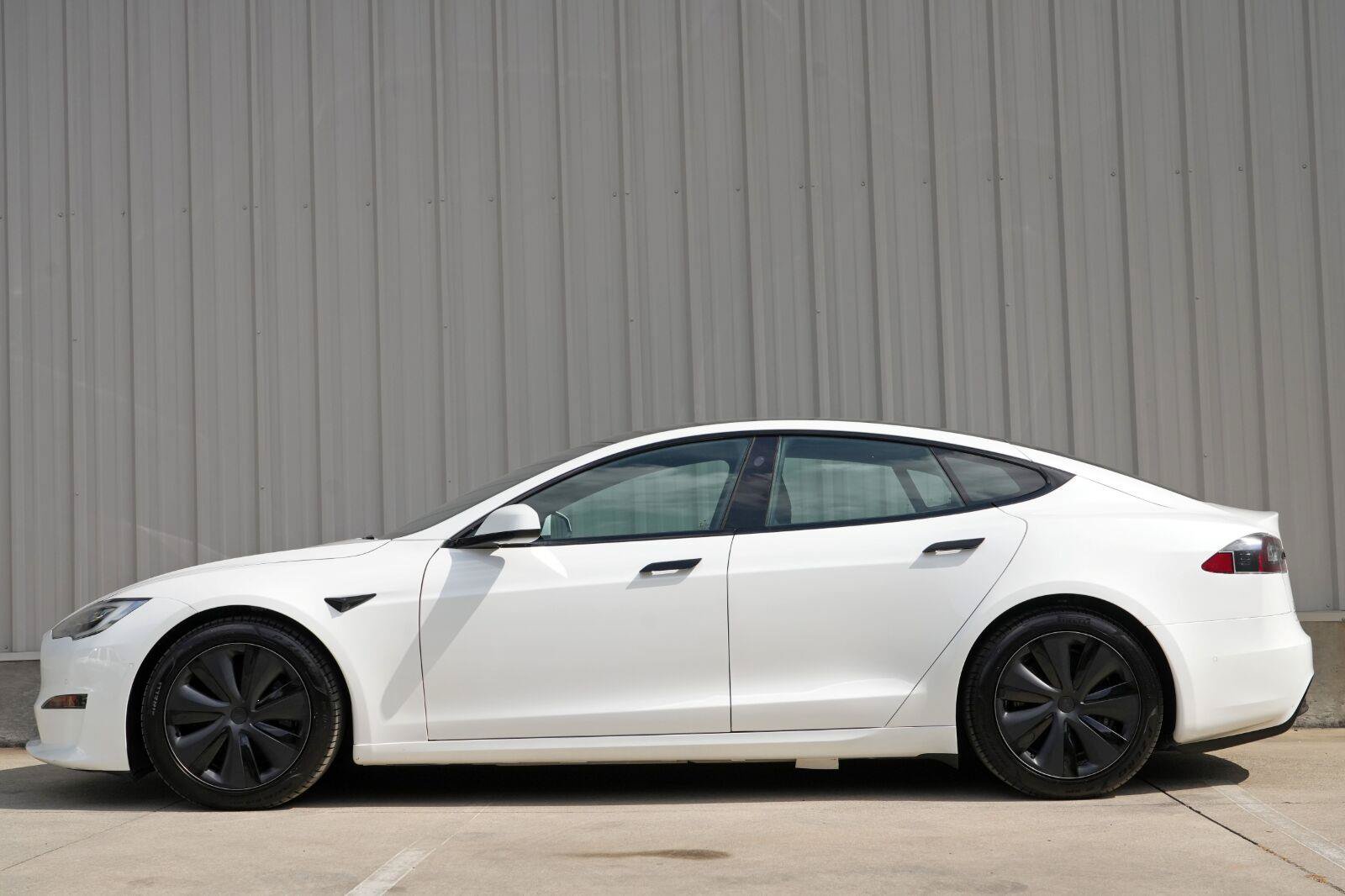 Used 2022 Tesla Model S AWD/4WD image 9