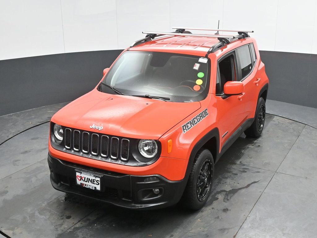 Used 2018 Jeep Renegade Latitude w/ Cold Weather Group image 41
