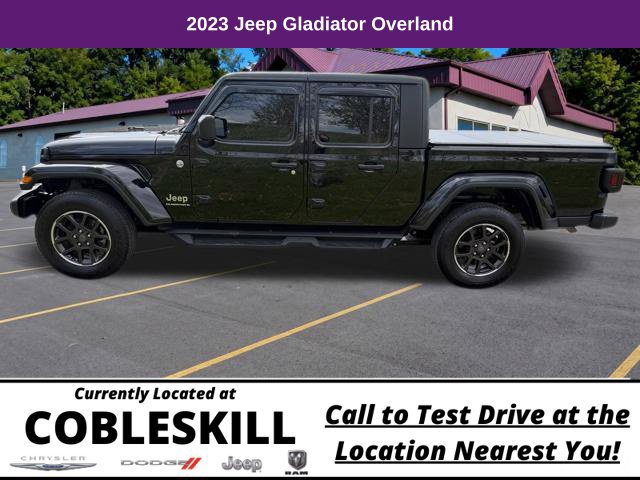 Used 2023 Jeep Gladiator Overland AWD/4WD image 7