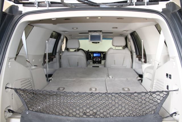 Used 2017 Cadillac Escalade Premium Luxury AWD/4WD image 30