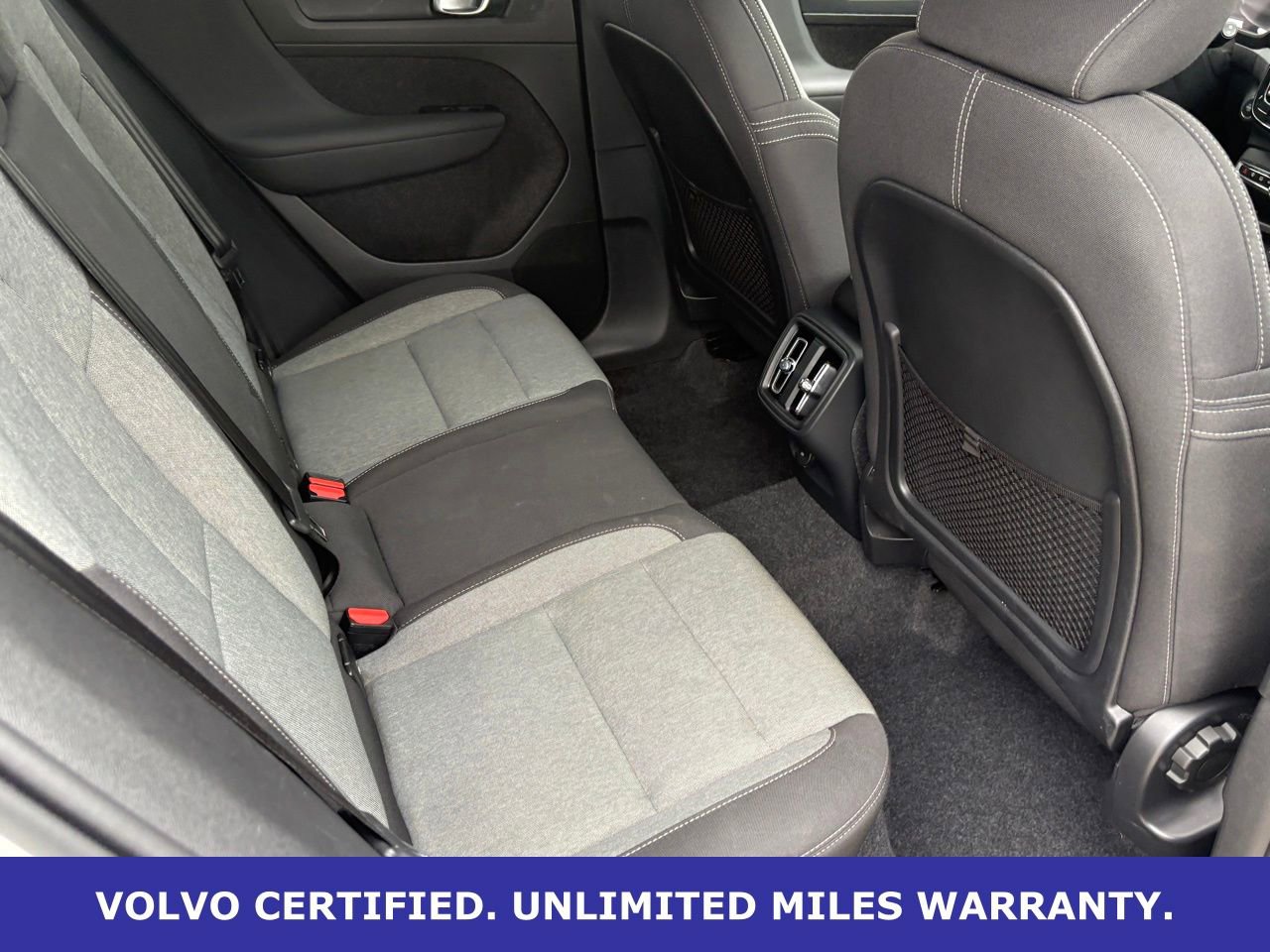Certified 2025 Volvo XC40 B5 Core AWD/4WD image 32