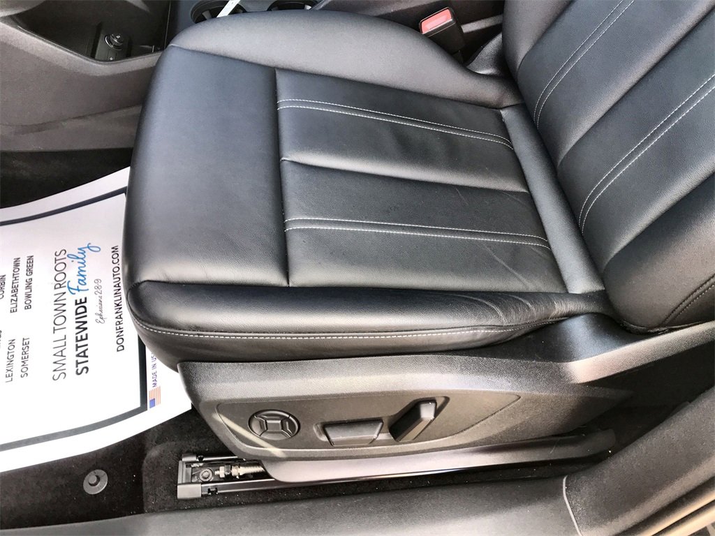 Used 2024 Audi Q4 e-tron Premium Plus image 12