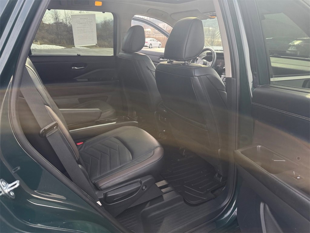 Used 2023 Nissan Pathfinder Platinum image 27