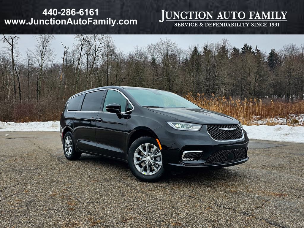New 2026 Chrysler Pacifica Select