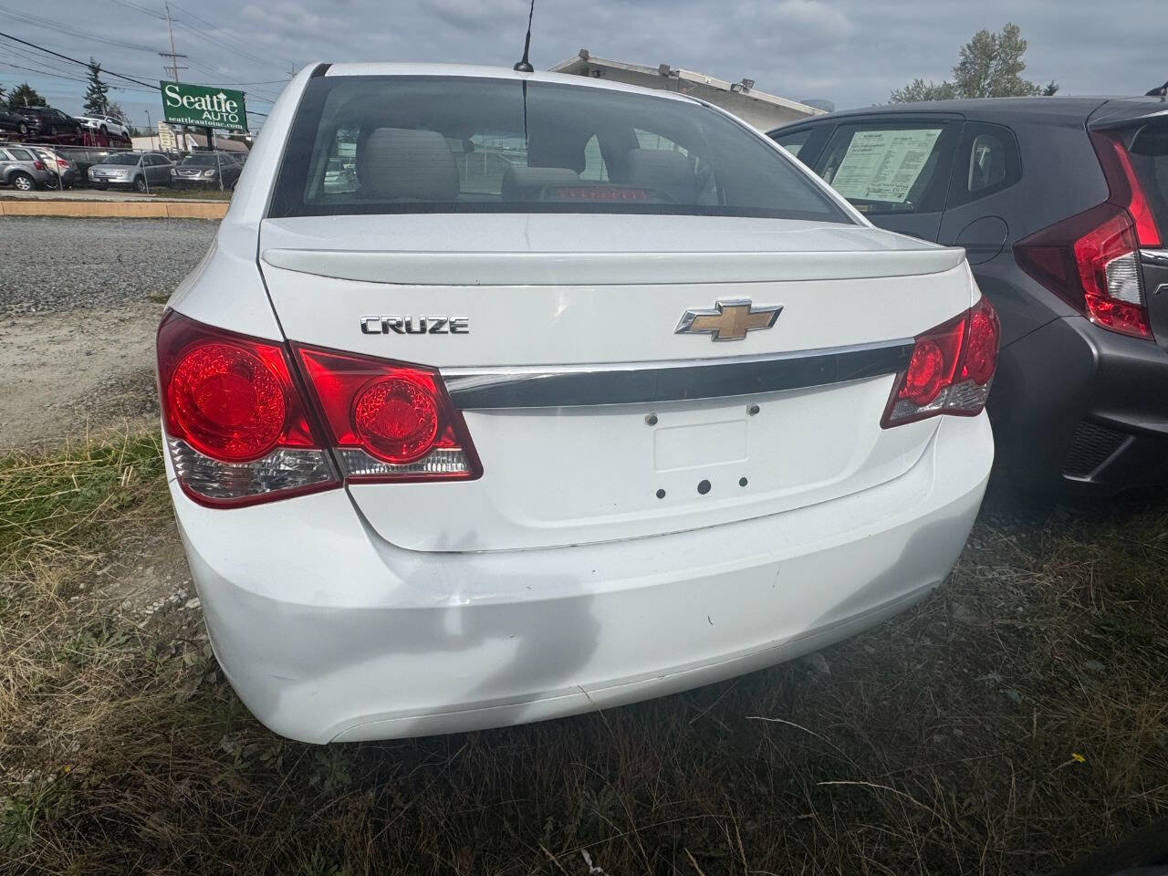 Used 2011 Chevrolet Cruze LS FWD image 5