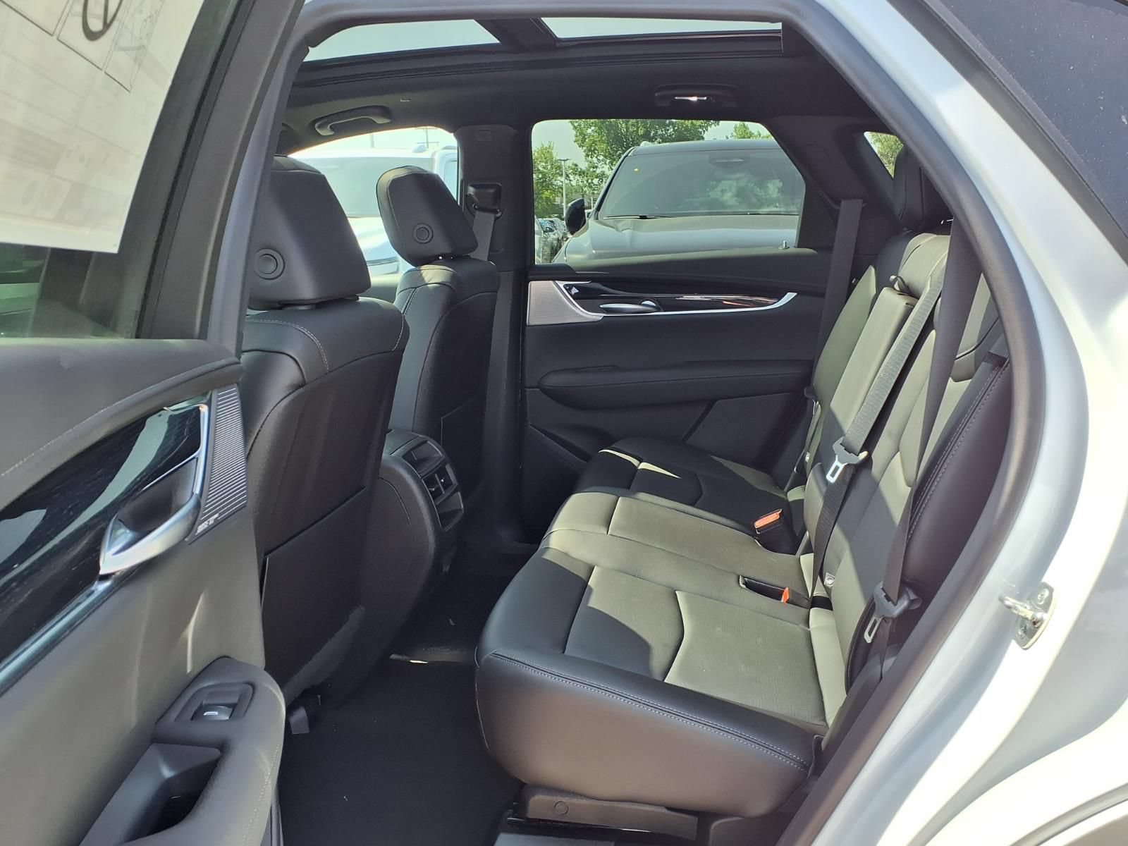 New 2026 Cadillac XT5 Premium Luxury w/ LPO, Floor Liner Package AWD/4WD image 9