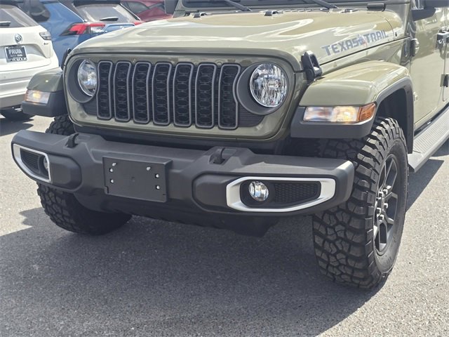 Used 2025 Jeep Gladiator Sport image 11