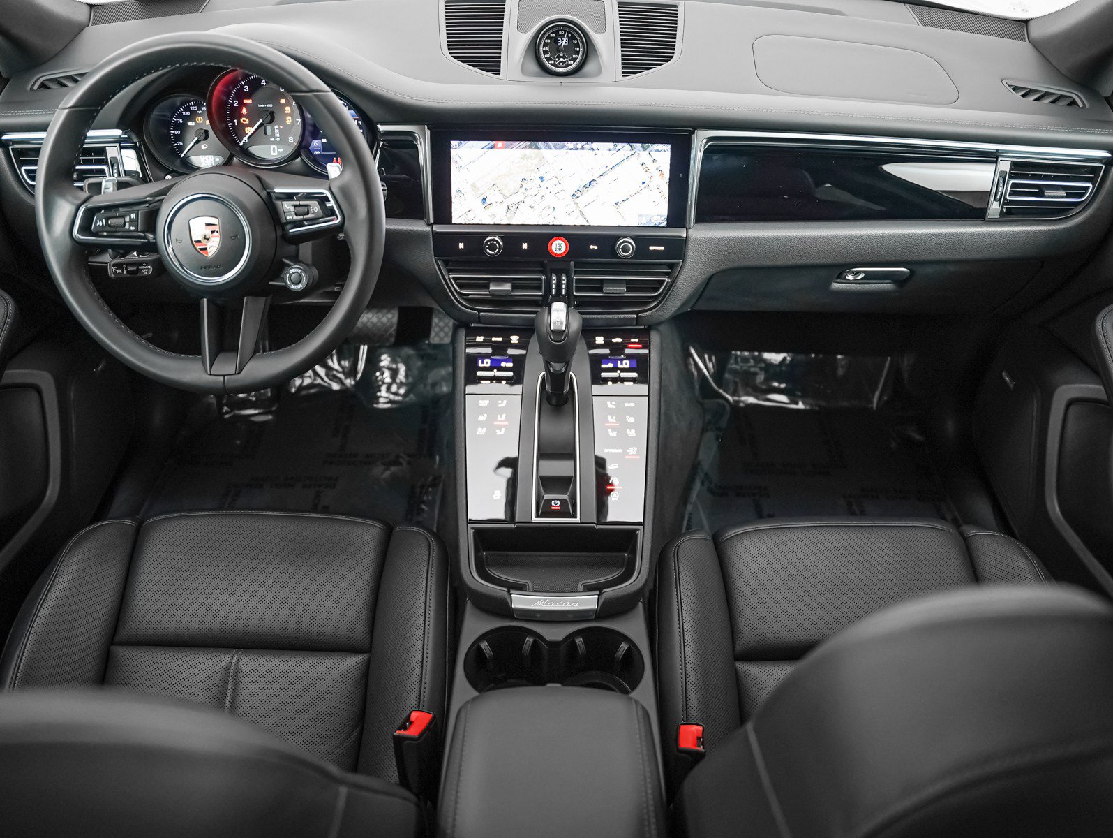 Certified 2026 Porsche Macan AWD/4WD image 15