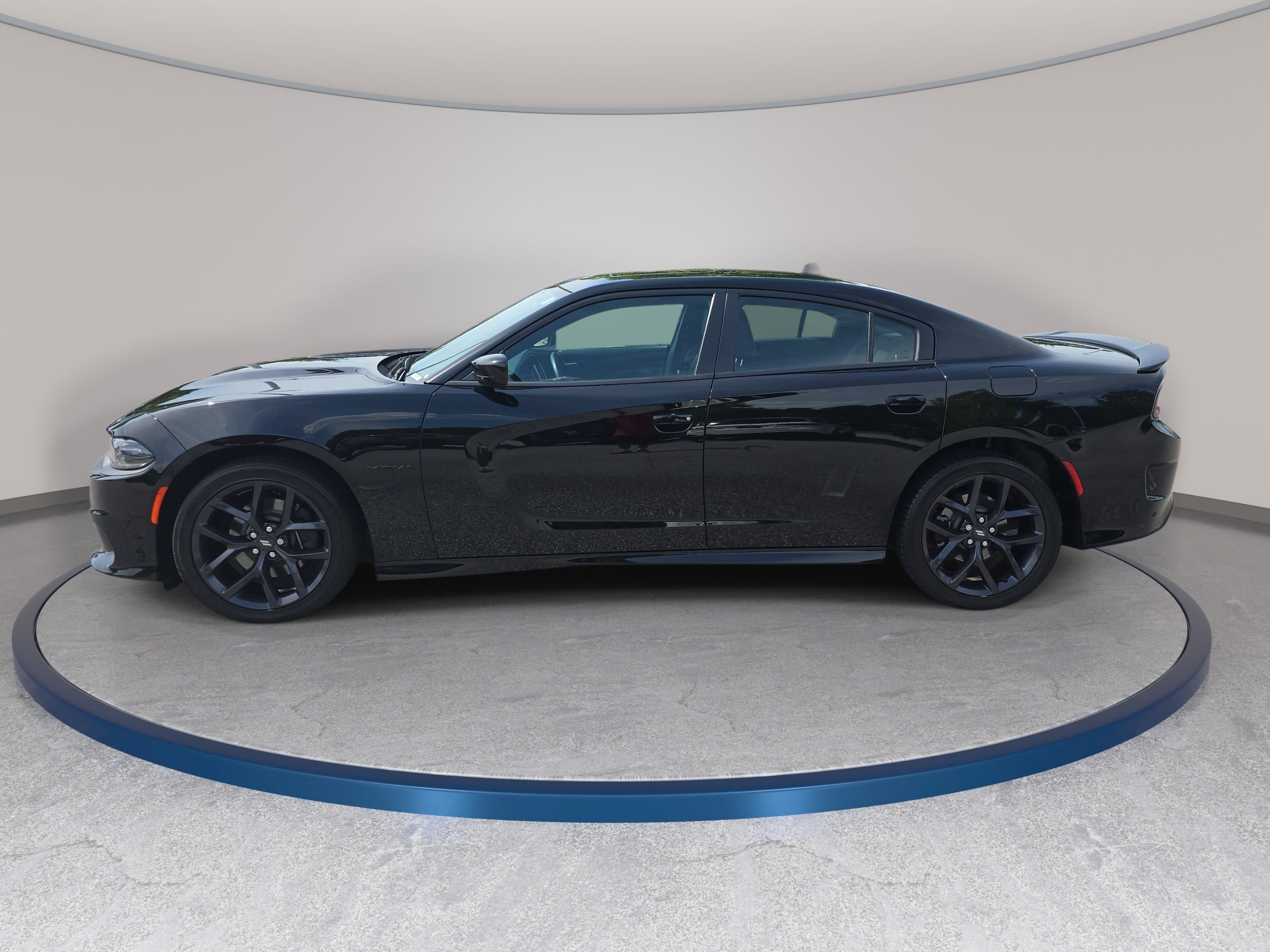 Used 2020 Dodge Charger R/T w/ Plus Group RWD image 5