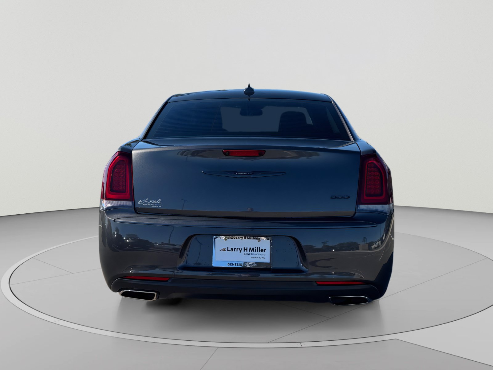 Used 2021 Chrysler 300 Touring w/ Sport Appearance Package RWD image 4