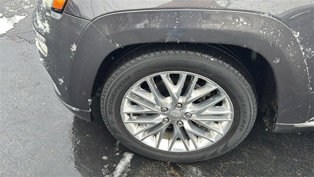 Used 2018 Jeep Grand Cherokee Summit image 36