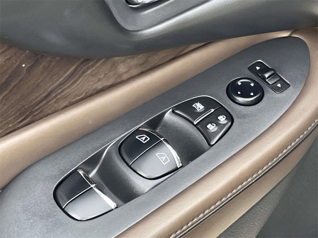 Used 2020 Nissan Murano Platinum w/ Cargo Package image 12