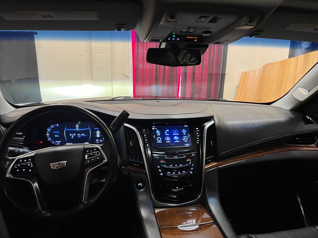 Used 2018 Cadillac Escalade Luxury RWD image 33