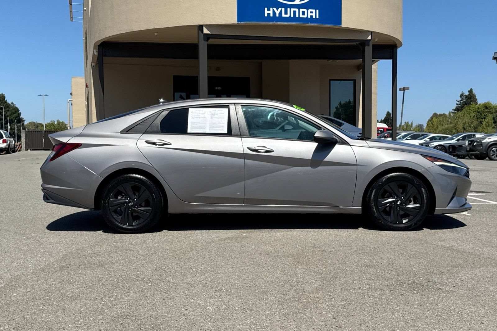 Used 2021 Hyundai Elantra SEL w/ Convenience Package FWD image 3