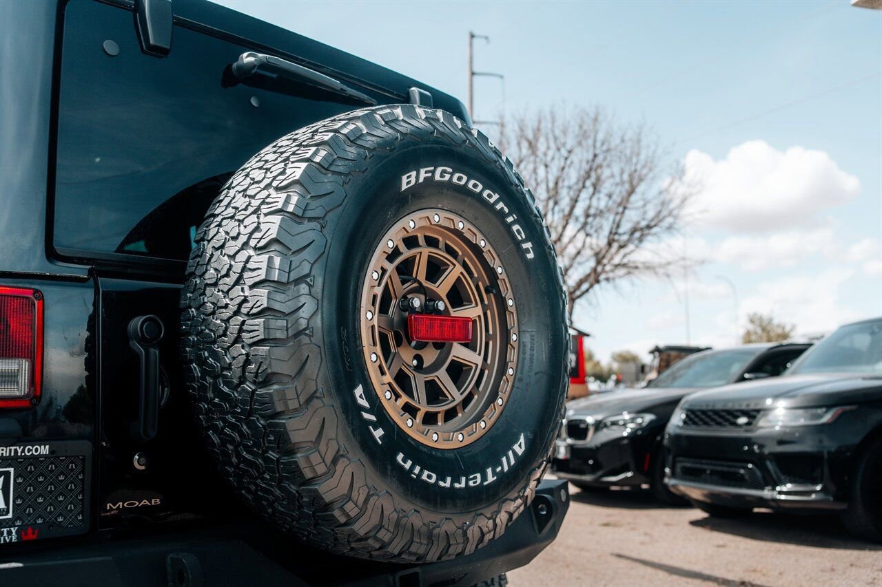 Used 2016 Jeep Wrangler Unlimited Rubicon image 18