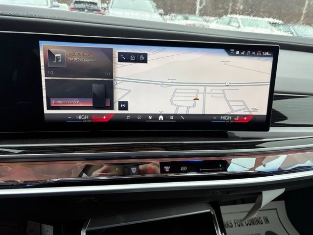 New 2026 BMW 750e xDrive w/ Premium Package image 14