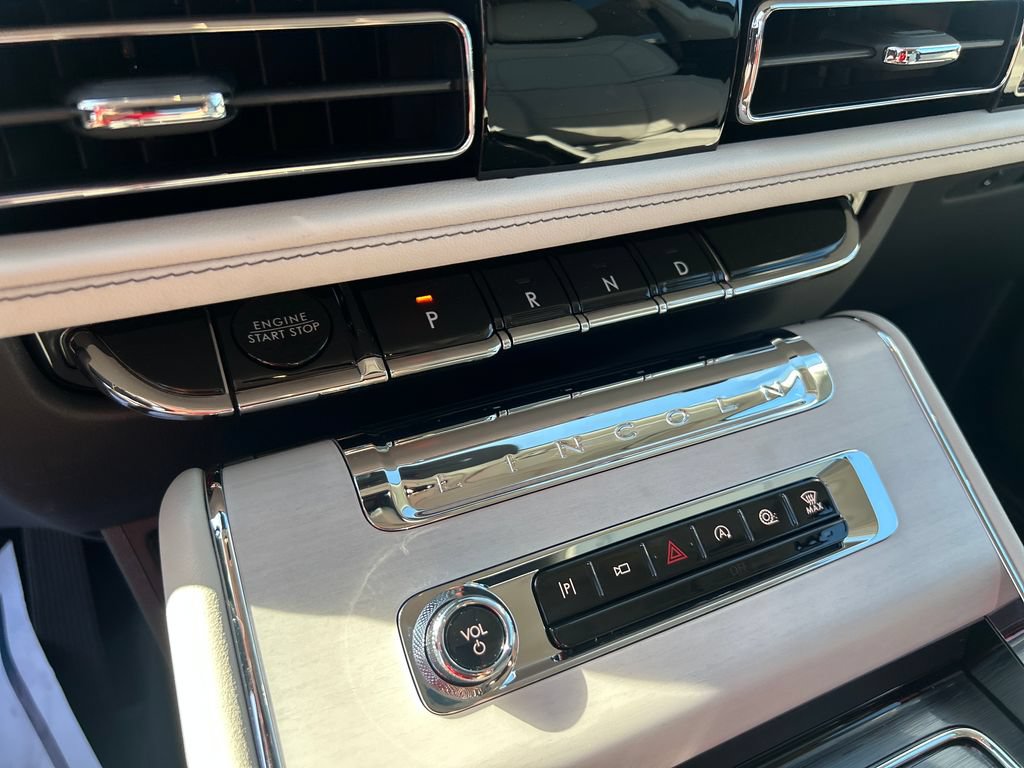New 2026 Lincoln Aviator Reserve AWD/4WD image 16