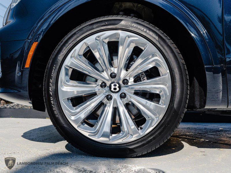 Used 2026 Bentley Bentayga Extended Wheelbase AWD/4WD image 44