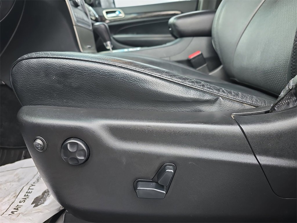 Used 2011 Jeep Grand Cherokee Laredo w/ Security & Convenience Group image 25