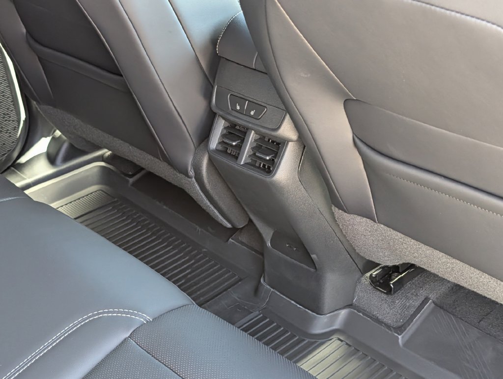 New 2027 GMC Terrain Elevation w/ Elevation Premium Package FWD image 31