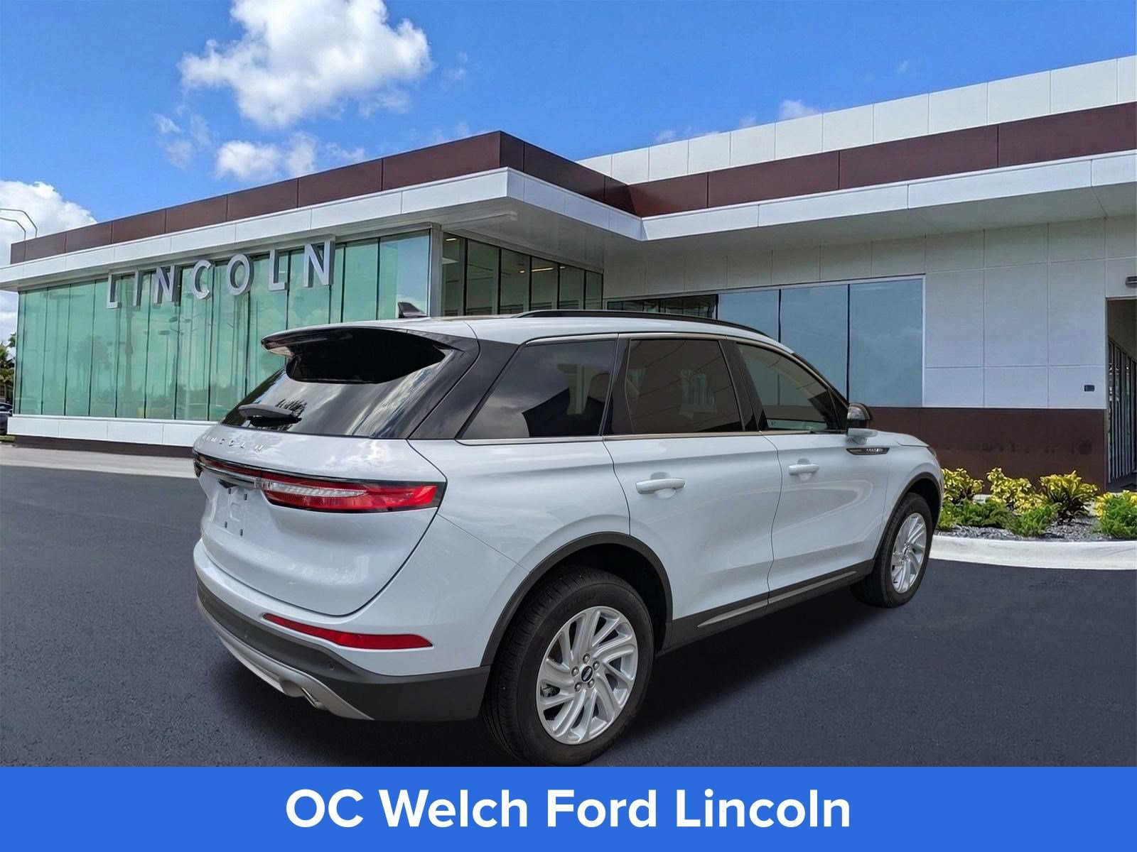 Certified 2026 Lincoln Corsair Premiere FWD image 3