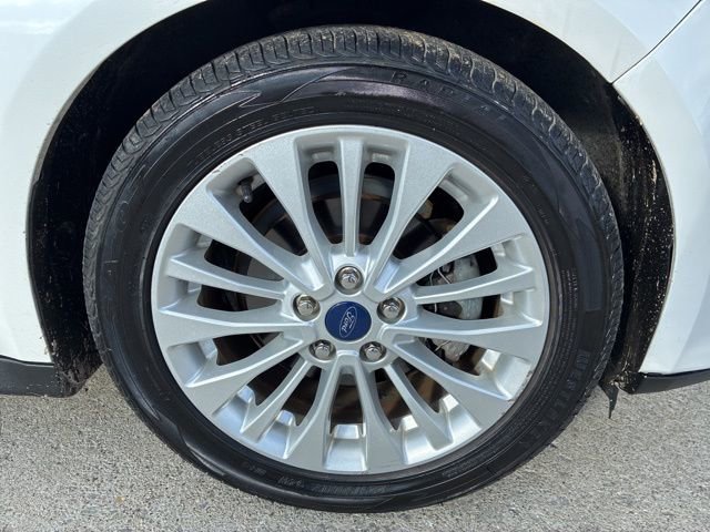 Used 2017 Ford C-MAX Energi SE w/ Equipment Group 402A image 13