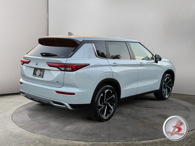 Used 2024 Mitsubishi Outlander SE image 7