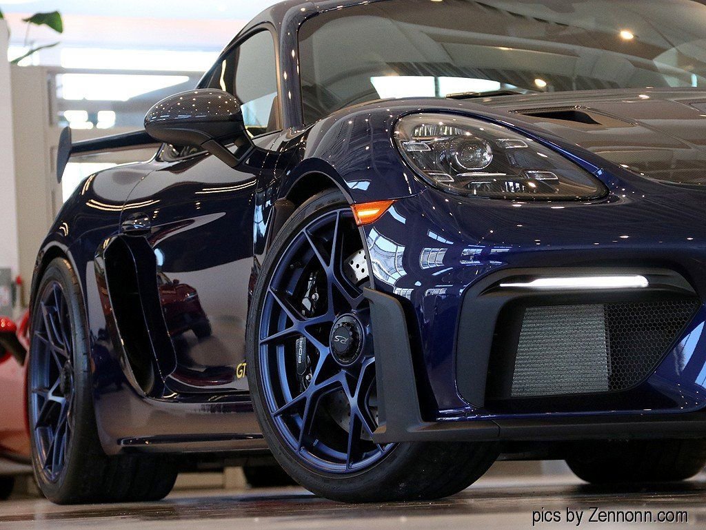 Used 2024 Porsche 718 Cayman GT4 RS RWD image 13