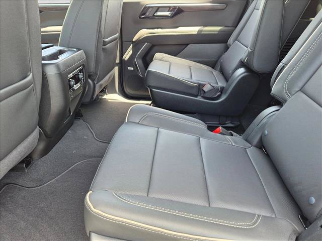 New 2026 Chevrolet Suburban Premier RWD image 15