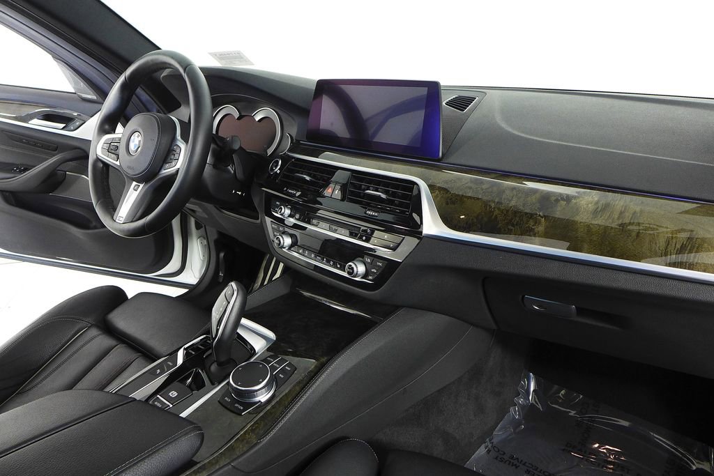 Used 2019 BMW 530e 530e iPerformance w/ M Sport Package image 13