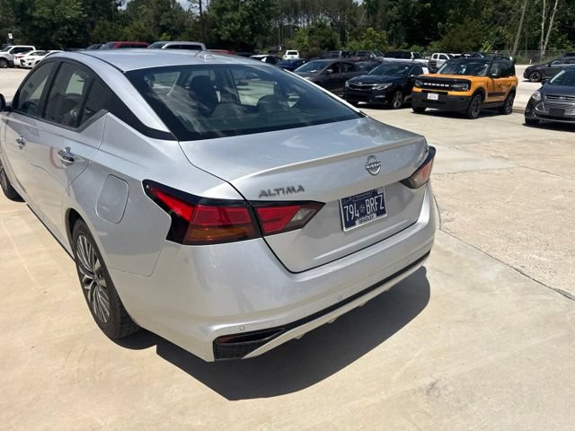 Used 2024 Nissan Altima 2.5 SV FWD image 14