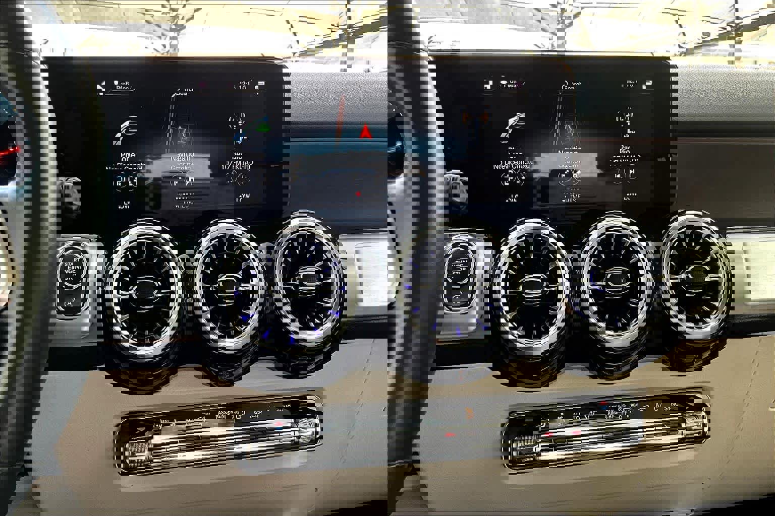 Certified 2023 Mercedes-Benz GLB 250 4MATIC image 33