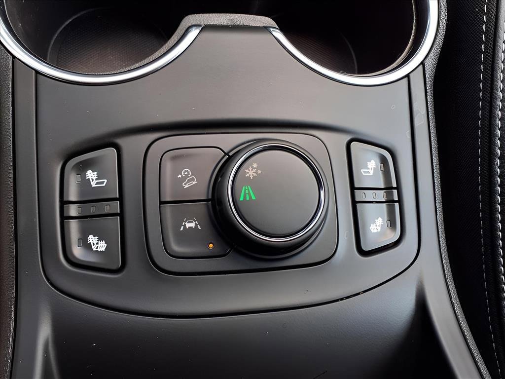 Used 2024 GMC Terrain SLT image 14