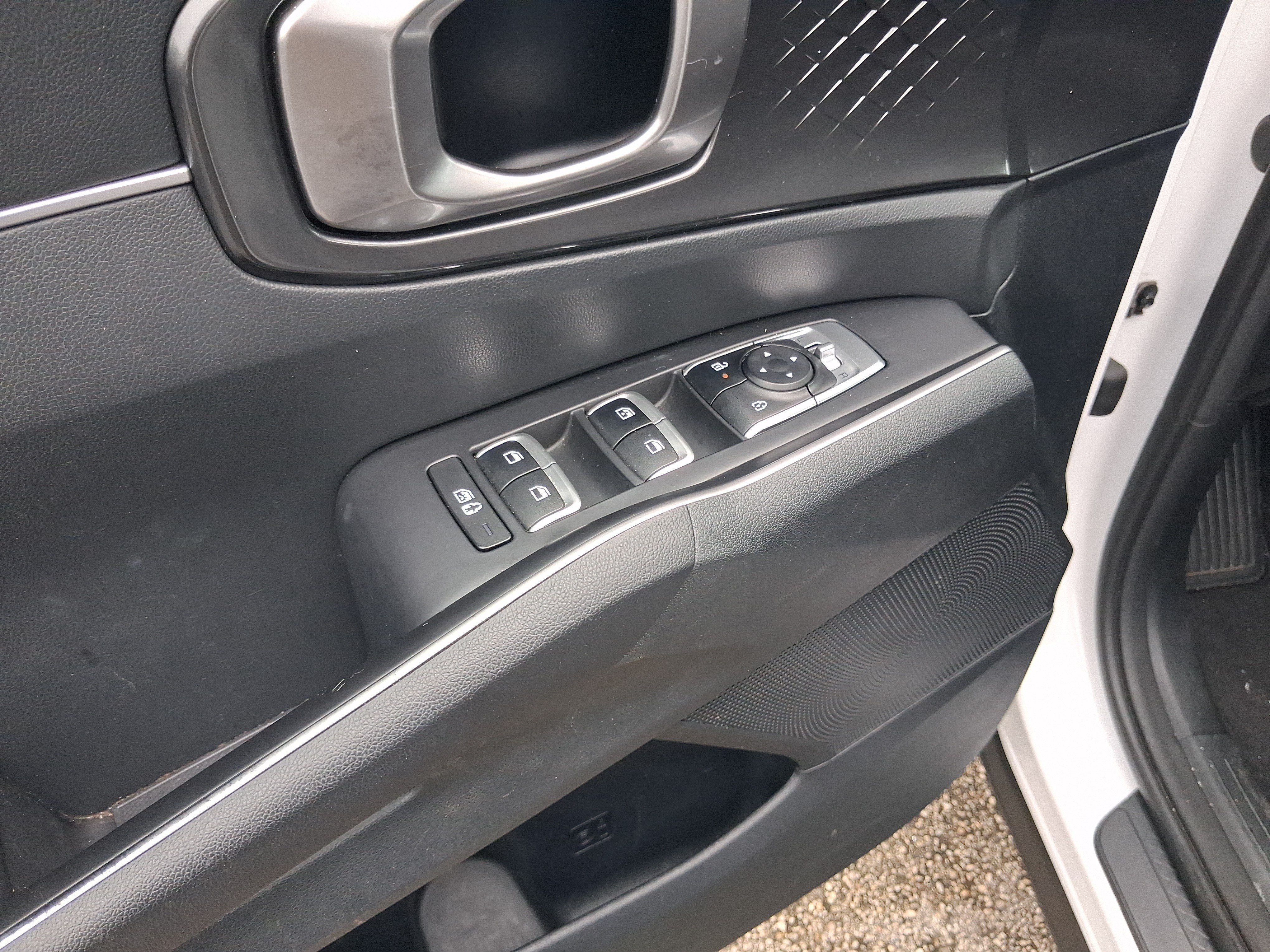 Used 2025 Kia Sorento EX w/ Panoramic Sunroof Package FWD image 14
